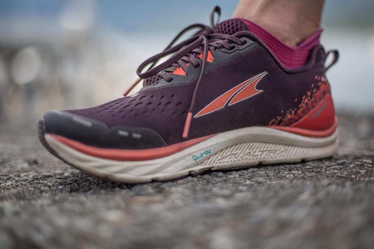 mizuno wave rider 26 vs brooks ghost